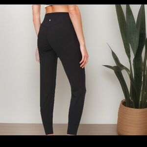 lululemon Align HR Jogger Size 2 Black Worn Once Guc $118